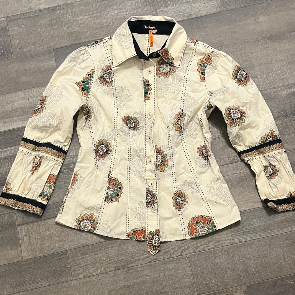 Taikonhu White Top with Navy Trim and Orange Tag Anthropologie